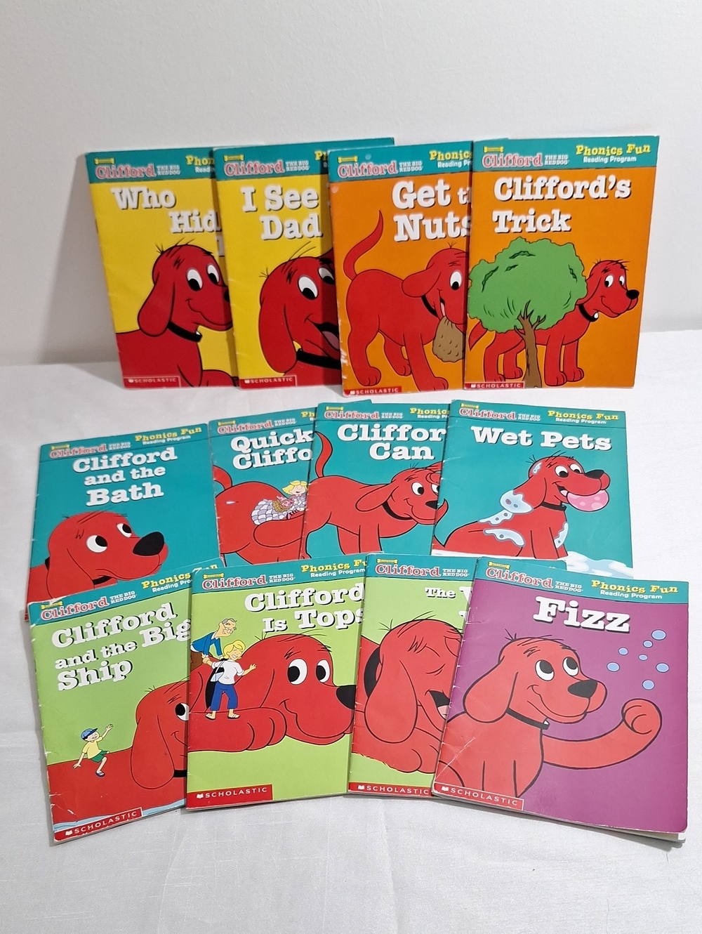 Scholastic Clifford Phonics Book Set - Red, Yellow, Orange, Teal, Green, Purple